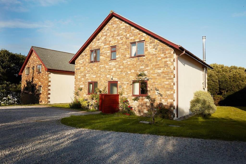 Kingfisher Hot Tub & Log Burner House On Premium Lakeside With Resort Facilities St Columb Major Exterior foto