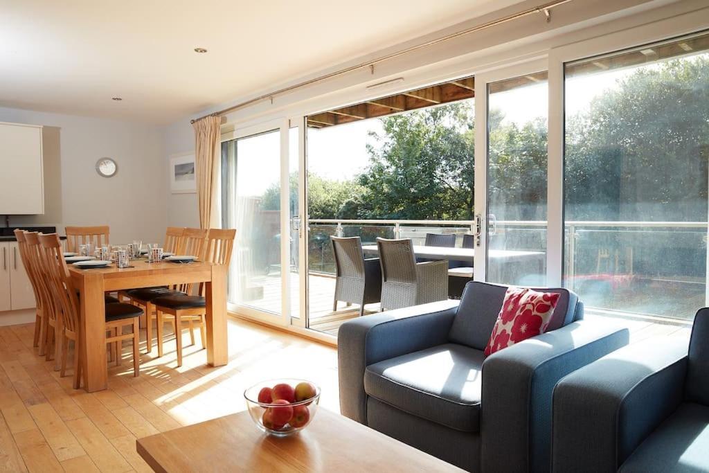 Kingfisher Hot Tub & Log Burner House On Premium Lakeside With Resort Facilities St Columb Major Exterior foto