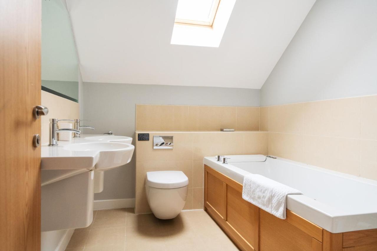 Kingfisher Hot Tub & Log Burner House On Premium Lakeside With Resort Facilities St Columb Major Exterior foto